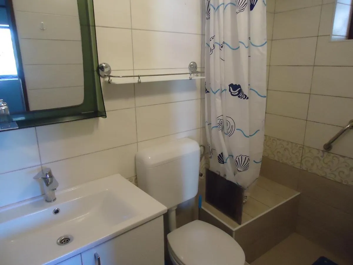Apartment Holiday House Punta Blue & Orange 5M From The Sea, Island Cres Punta Kriza