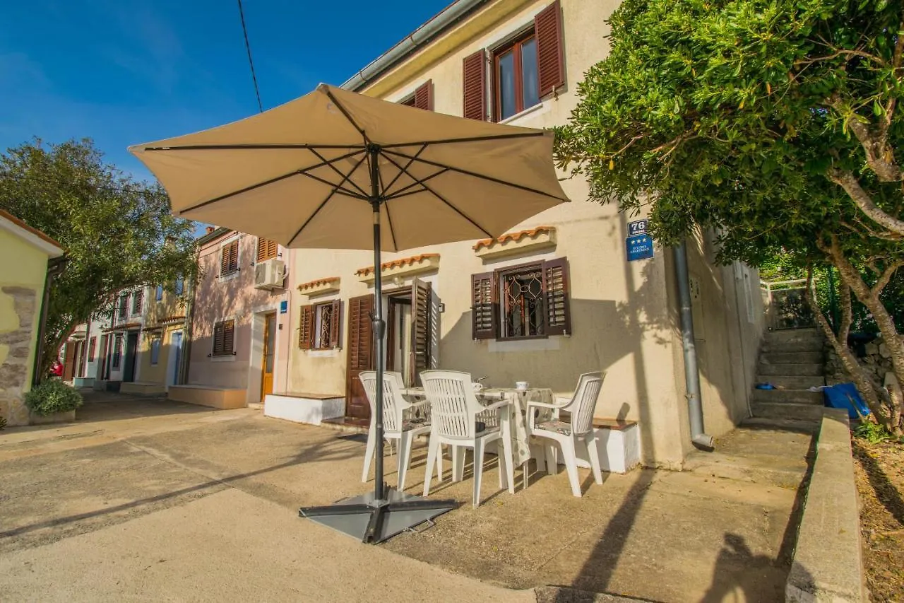 Holiday House Punta Blue & Orange 5M From The Sea, Island Cres Punta Kriza