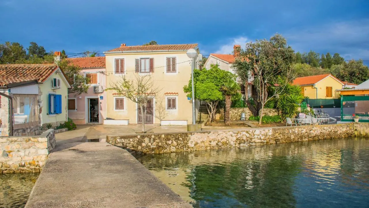 Holiday House Punta Blue & Orange 5M From The Sea, Island Cres Punta Kriza Apartment